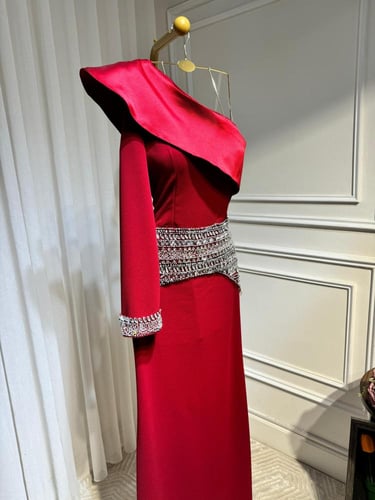 فستان الخامه: لكرا على ميكادو تطريز مكثف