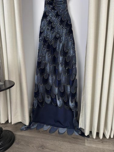 فستان سهرة كحلي مطرز فاخر مع شال جورجيت – Hello No...