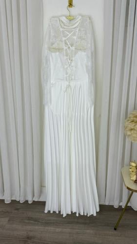 فستان أبيض دانتيل بليسيه طويل أنيق للمناسبات