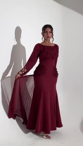 فستان الخامه: لكرا استرتش + شيفون جورجيت بليسيه +...