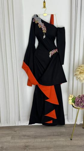 فستان سهرة أسود طويل بكتف واحد وتطريز يدوي فاخر