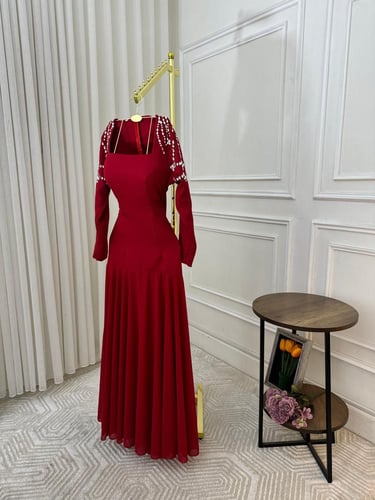 فستان إيليجنت روبي – Elegant Ruby Gown