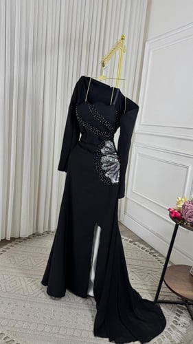 فستان سهرة اسود كت واحد مطرز كريستال مع شيفون وفتح...