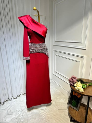 فستان الخامه: لكرا على ميكادو تطريز مكثف