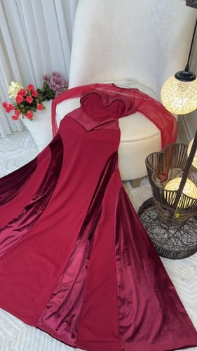 فستان أحمر كرزي مخملي بتول ناعم – Cherry Velvet Gl...