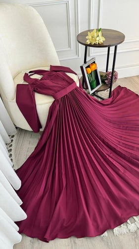 فستان سهرة خمري تفته استرتش بليسية كسرات دبل كلوش