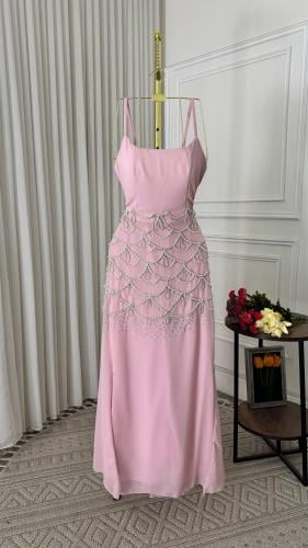 فستان وردي بتطريز لؤلؤ وكريستال – Pink Grace | فسا...