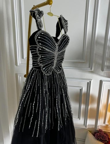 فستان تل + تفته سلا + تطريز يدوي مكثف