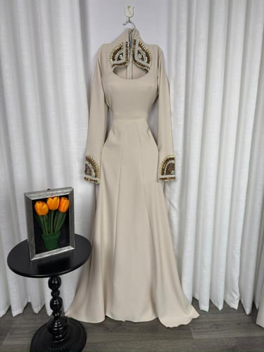 فستان سهرة نسائي أنيق بخامة باربي وتطريز يدوي فاخر