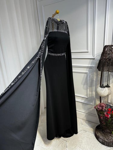 فستان الخامه: كريب استرتش+ تطريز يدوي