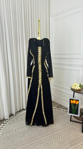 فستان Midnight Queen – روعة الأسود بلمسة ذهبية ملك...
