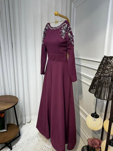 فستان الخامه:لكرا استرتش+تطريز يدوي خرز وترتر