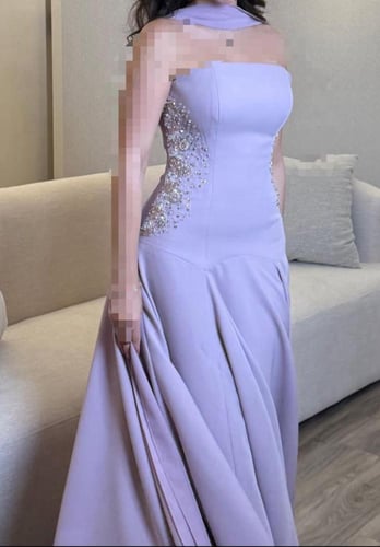 فستان سهرة ليلكي بدون أكمام بتطريز لؤلؤي – Lilac B...