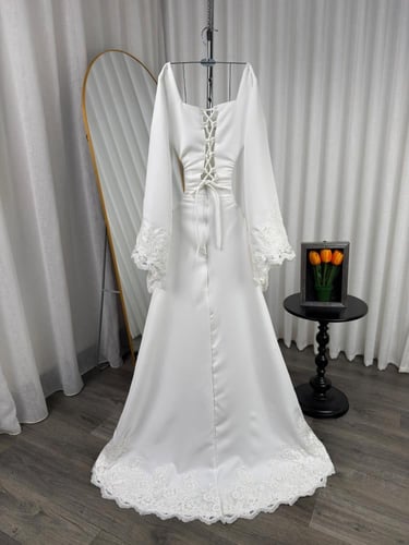 فستان سهرة صبا اوف وايت دانتيل فاخر | فساتين هلو ن...