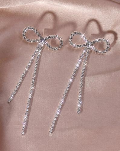 حلق فضي طويل