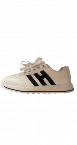 حذاء رياضي مخطط اسود