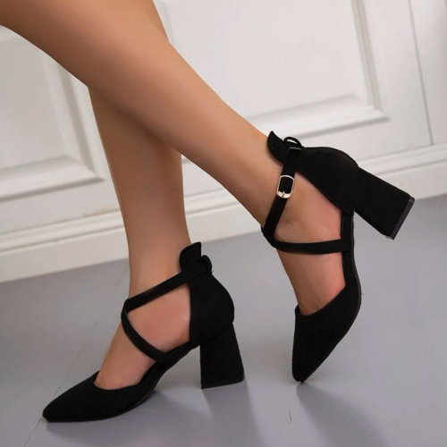 حذاء عالي اسود