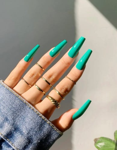 اظافر صناعية 24 قطعه مع شريط