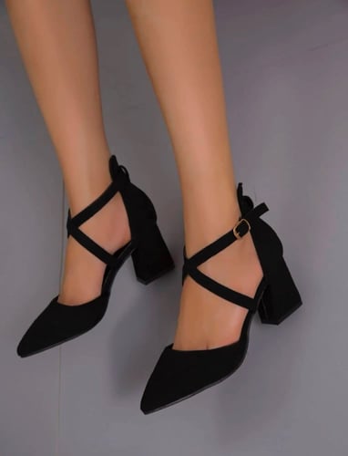 حذاء عالي اسود