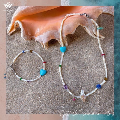 عقد الصدف و الاحجار الكريمة