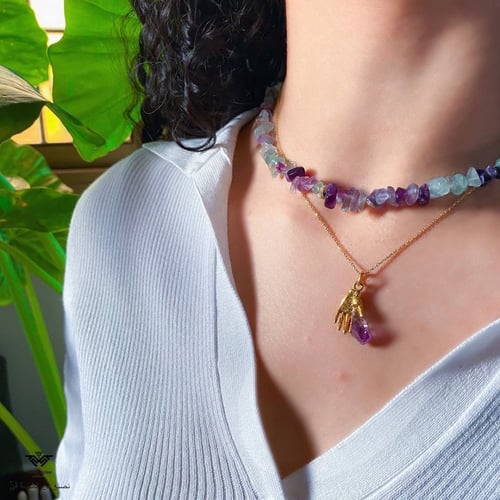 عقد من حجر الفلورايت