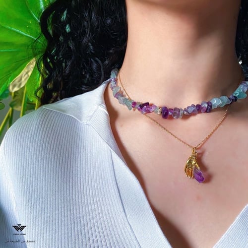 عقد يد مع حجر الجمشت الكريم