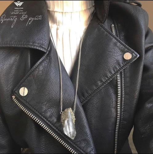 حجر الكوارتز الكريم الممزوج بحجر البارايت