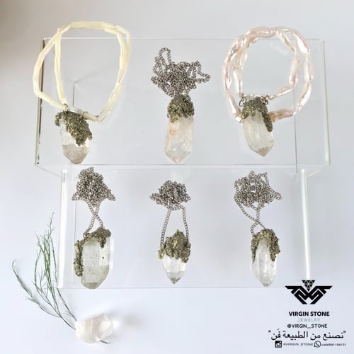 حجر الكوارتز الكريم الممزوج بحجر البارايت