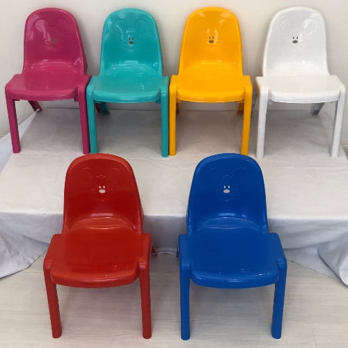 كراسي صغيره للاطفال منقوش على ظهرها رسومات كرتونيه...