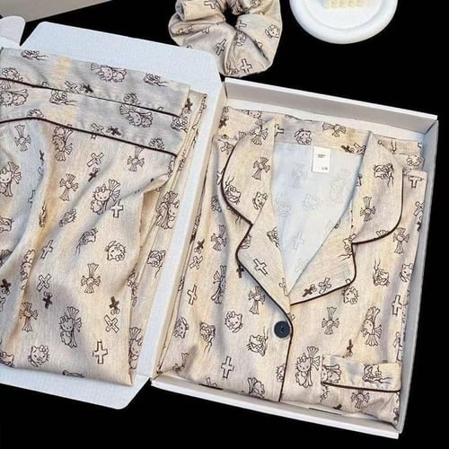 بجامة هيلو كيتي