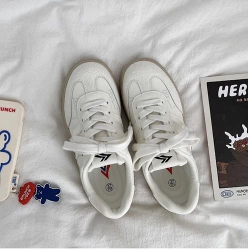 حذاء هيلو كيتي