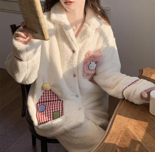 بجامة هيلو كيتي