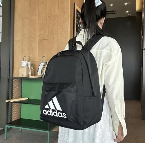 شنطة اديداس