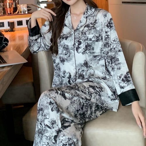 بجامة هيلو كيتي