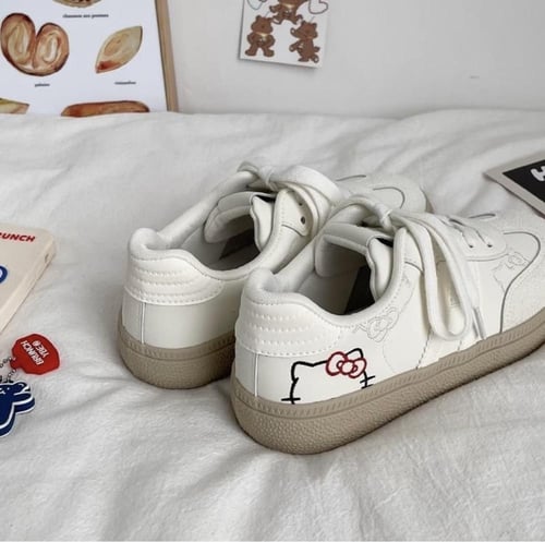 حذاء هيلو كيتي