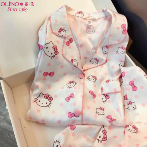 بجامة هيلو كيتي