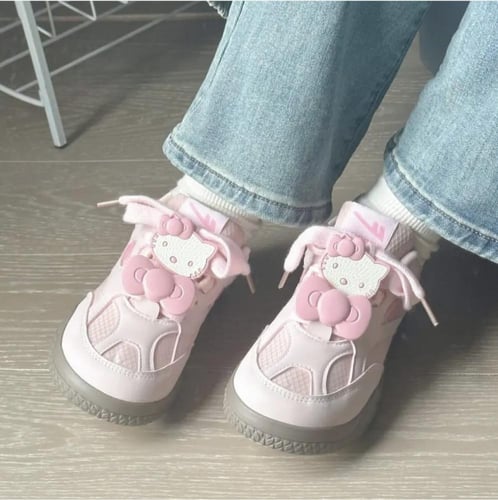 حذاء هيلو كيتي