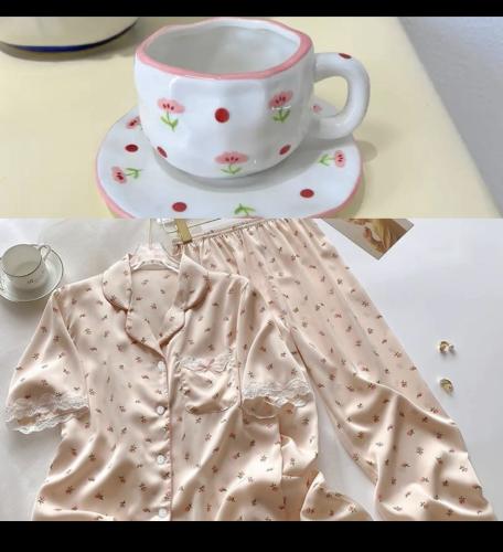 بوكس مكون من بجامة وكوب