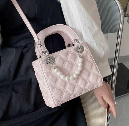 شنطه أنيقه وألوان مميزه