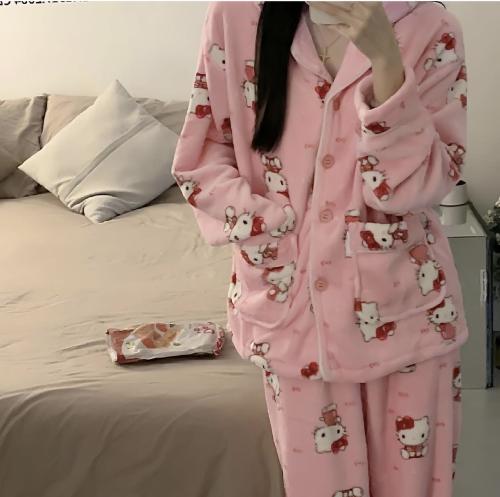 بجامة هيلو كيتي