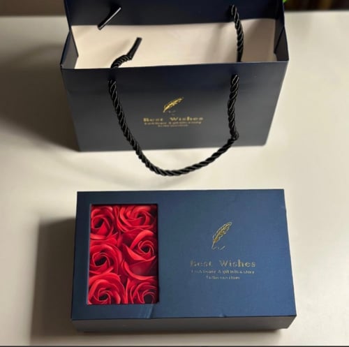 قلادة مع تغليف