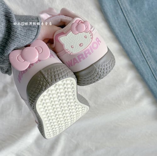 حذاء هيلو كيتي