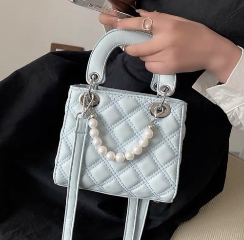 شنطه أنيقه وألوان مميزه