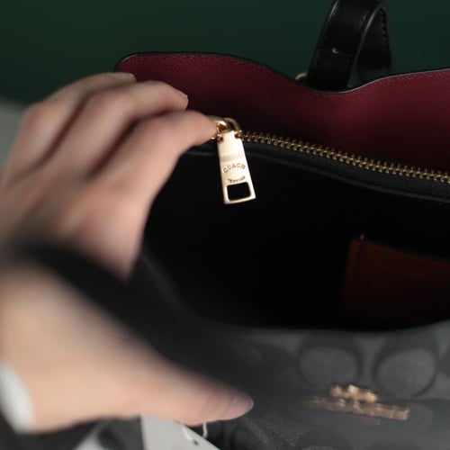 شنطة كوتش تاتوم كاريل كبير 40 CO126