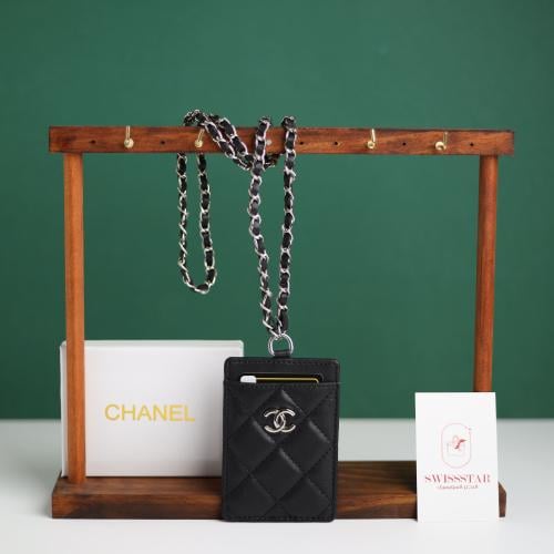 حامل بطاقات شانيل C18