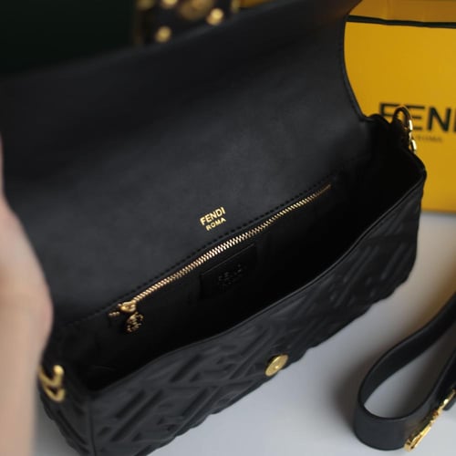 شنطة فندي نسائي F145