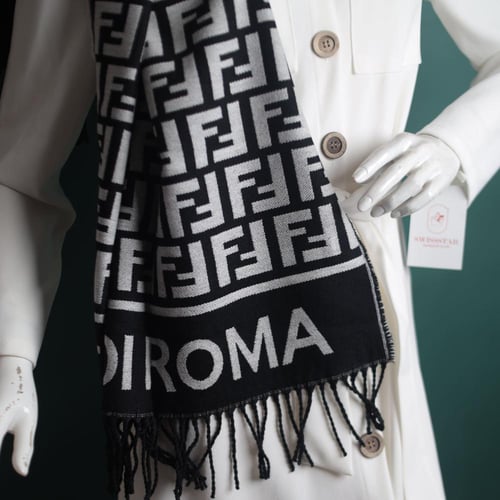 شال فندي F110