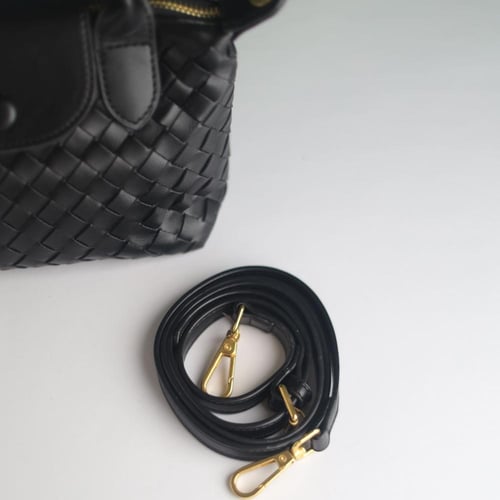 شنطة بوتيغا فينيتا كروس BT106