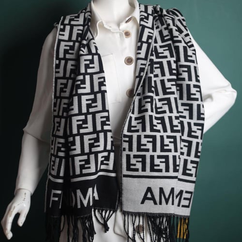 شال فندي F110