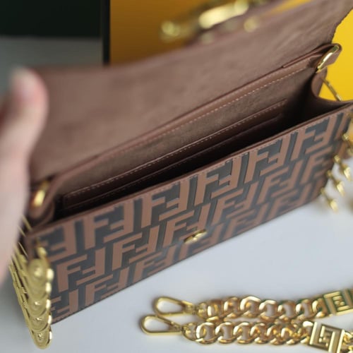 شنطة فندي دايموند F114